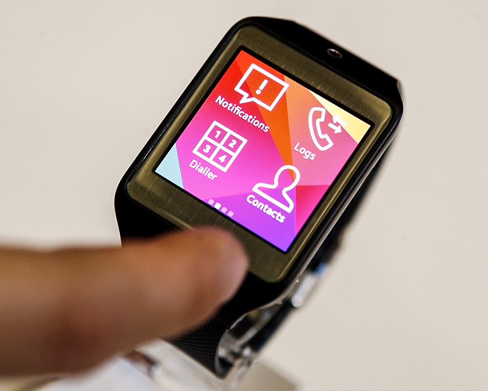 Samsung представила «умные» часы Gear S