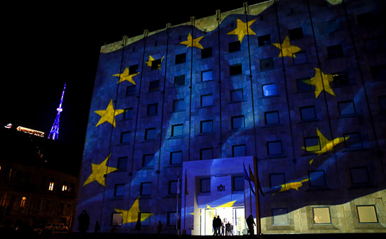 Проекция флага ЕС на здание парламента Грузии. 18 декабря 2015 года


