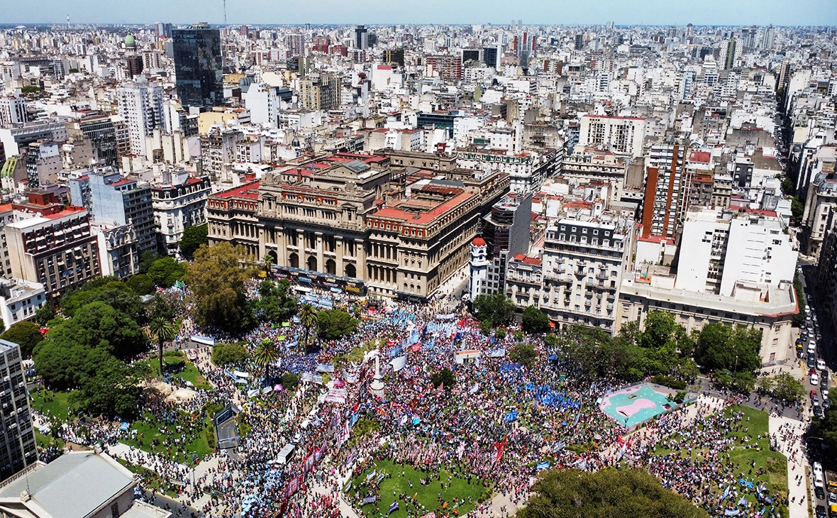 Agustin Marcarian / Reuters