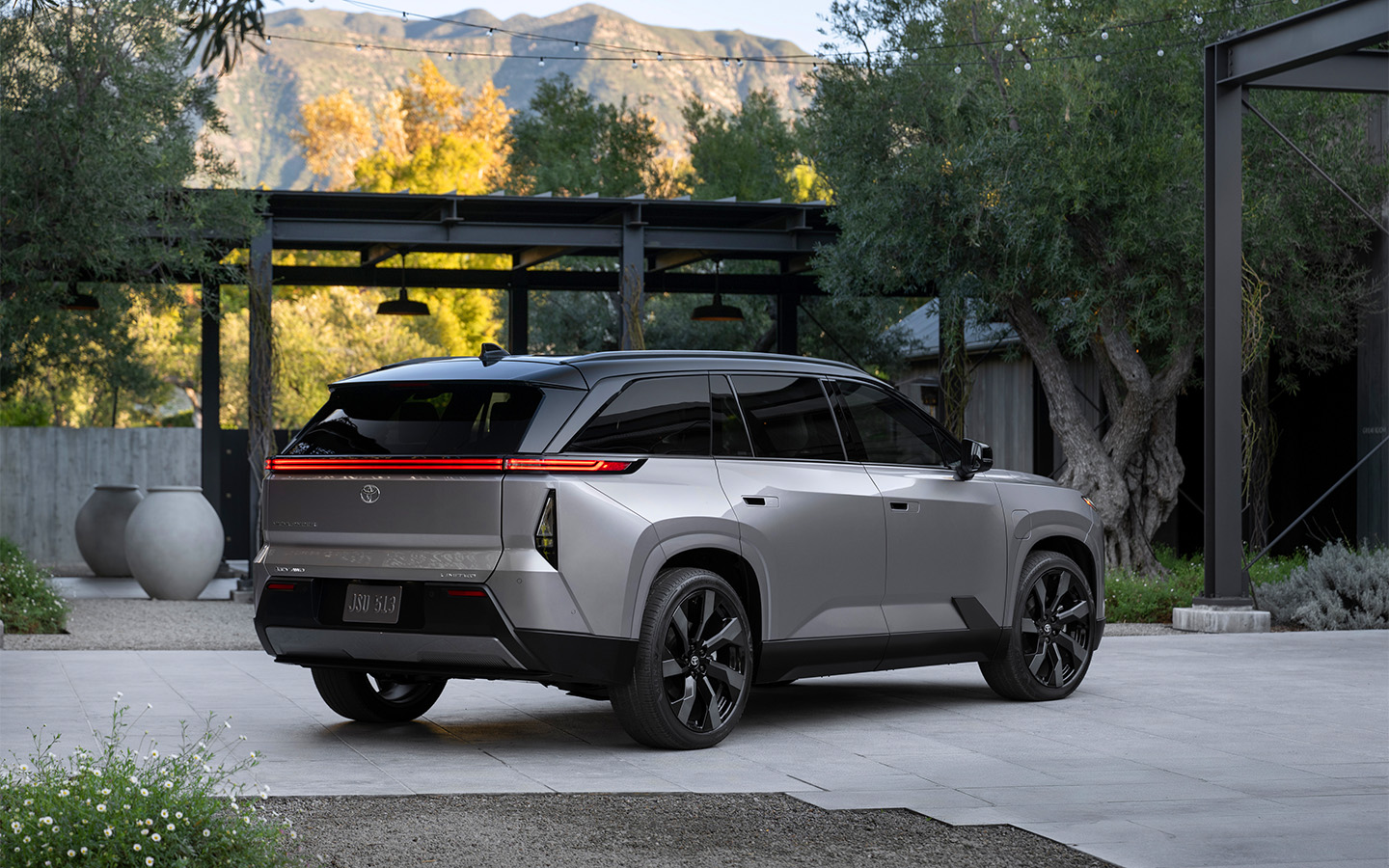 Toyota Highlander BEV