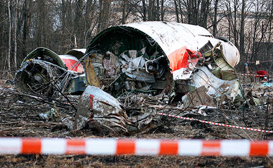 Обломки самолета Ту-154, упавшего в районе Смоленска. 10 апреля 2010 года


