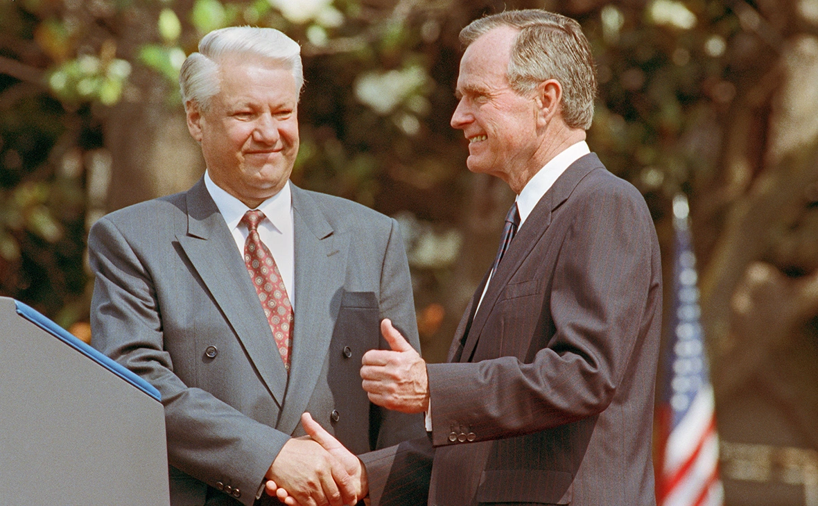Борис Ельцин (слева) и Джордж Буш старший
