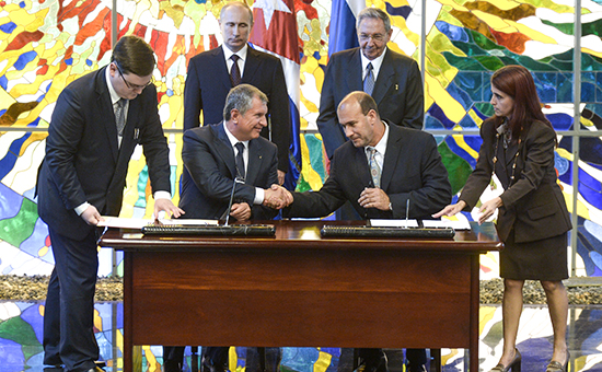 В июле 2014 года президент «Роснефти» Игорь Сечин и гендиректор кубинской государственной нефтекомпании Cupet Хуан Торрес Наранхо подписали Соглашение о сотрудничестве в области повышения нефтеотдачи на зрелых месторождениях