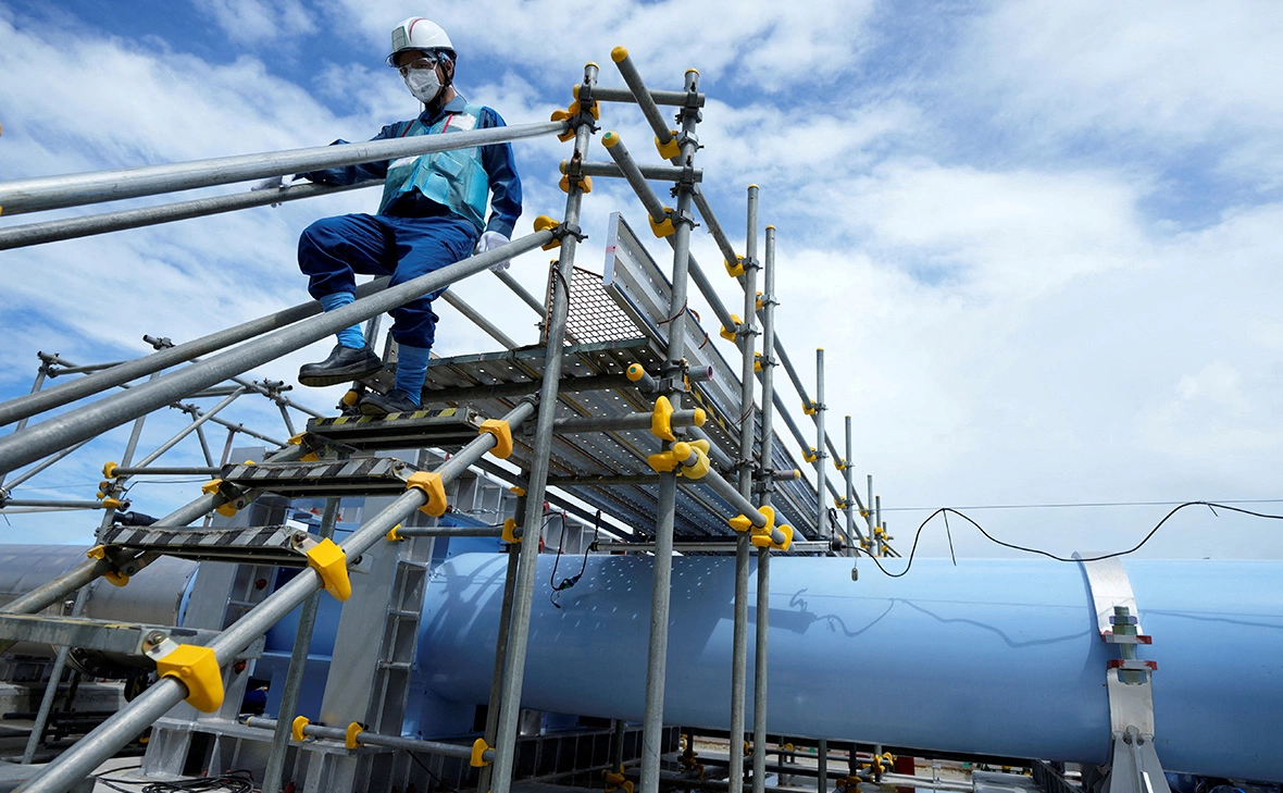 Eugene Hoshiko / File Photo / Reuters