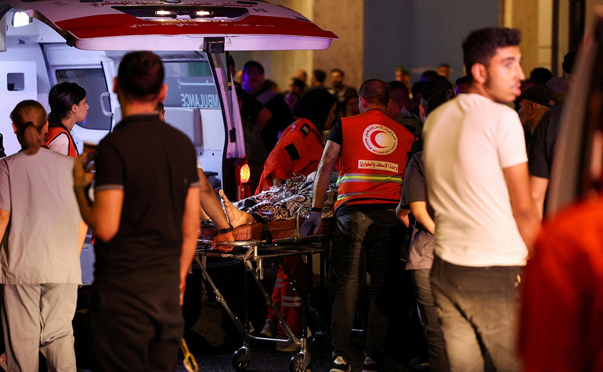 Mohamed Azakir / Reuters