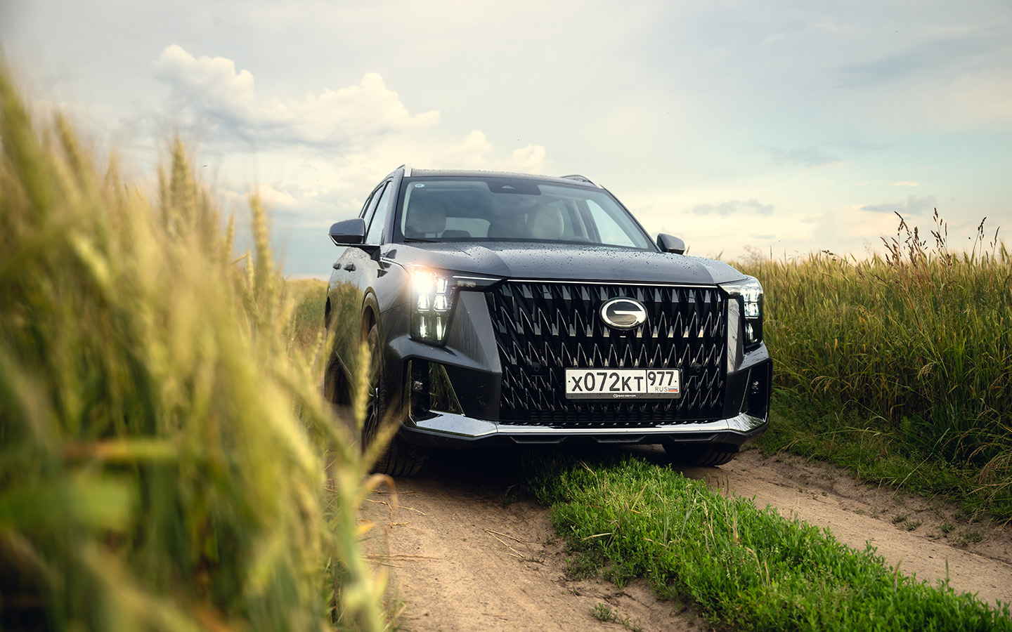Серьезное бездорожье &mdash;&nbsp;не для GAC GS8 Dragon HEV, но по относительно ровным грунтовым дорожкам ездить на нем &mdash; в удовольствие