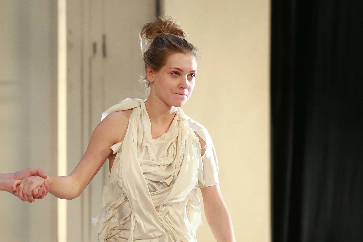 Актриса Кристина Асмус десять лет в детстве занималась спортивной гимнастикой