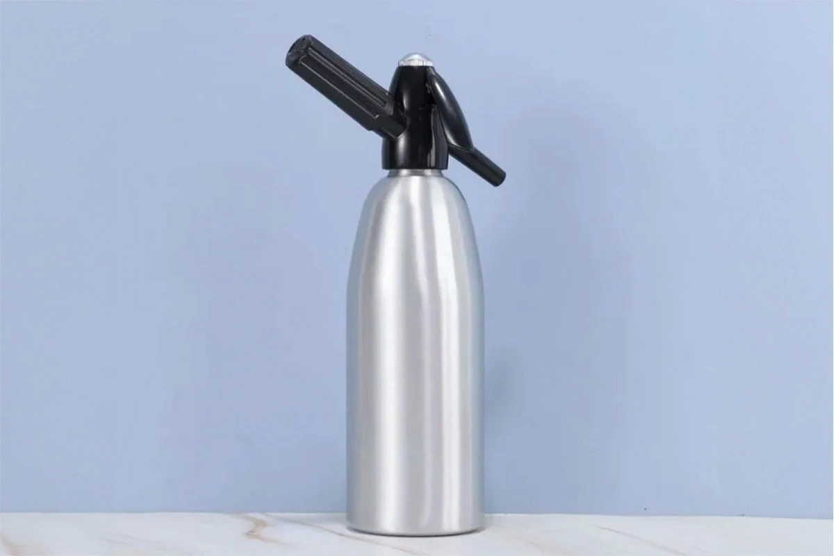 Внешне современные сифоны напоминают те самые, родом из СССР