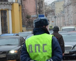 В Москве автопробег "За честные выборы" завершился авариями и штрафами от ГИБДД