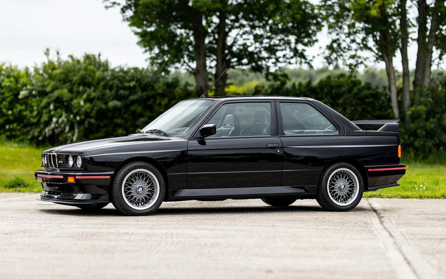 Редкий BMW M3 Sport Evolution с минимальным пробегом продали за £400 тыс.
