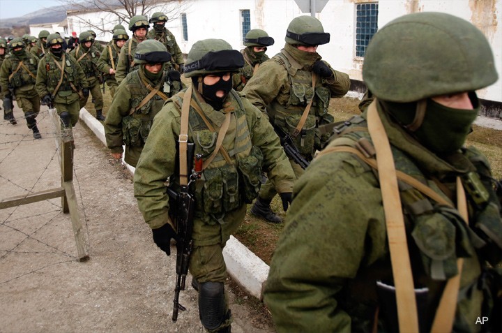 В военных в Крыму разглядели чеченский батальон и ульяновских десантников