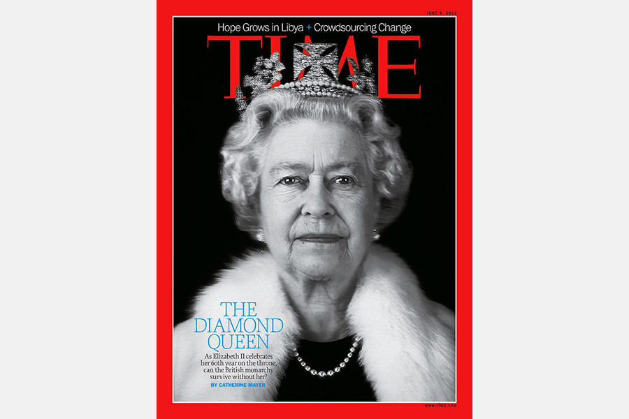 Обложка журнала Time с заголовком &laquo;Бриллиантовая королева: &lt;...&gt; сможет&nbsp;ли британская монархия выжить без королевы&raquo;, 2012 год.

В 2015 году Елизавета стала самым долгоправящим монархом в истории Великобритании, а в 2016-м, после смерти короля Таиланда, и самым долгоправящим в мире