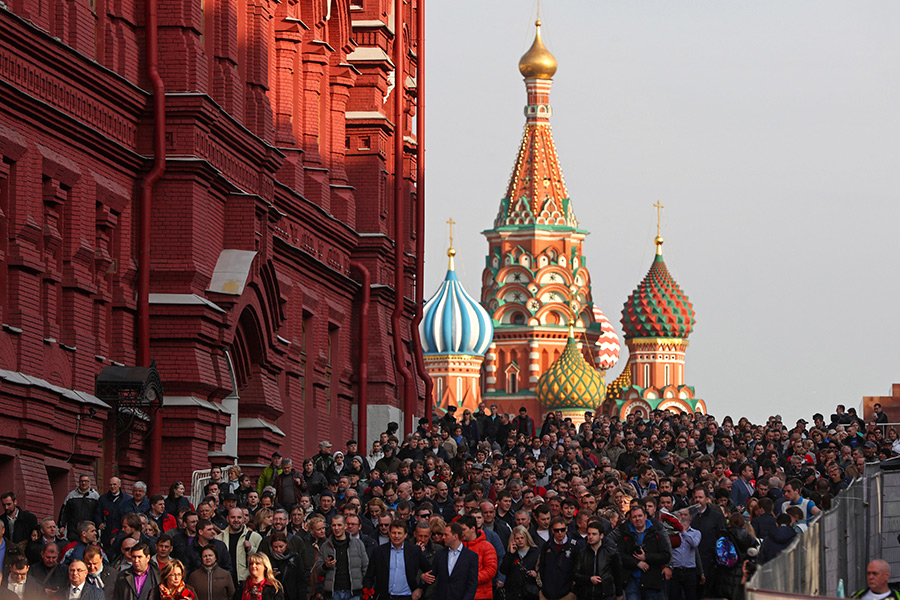 Акция памяти жертв теракта в&nbsp;метро Санкт-Петербурга &laquo;Питер&nbsp;&mdash;&nbsp;Мы с&nbsp;тобой!&raquo; на&nbsp;Манежной площади в&nbsp;Москве.