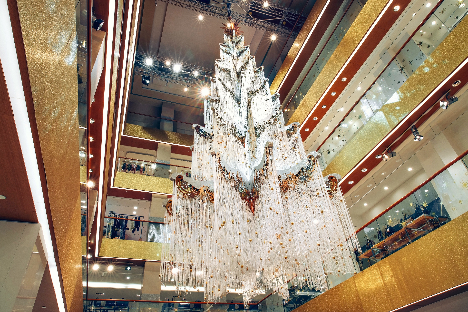 Новогодняя елка Swarovski в ЦУМе