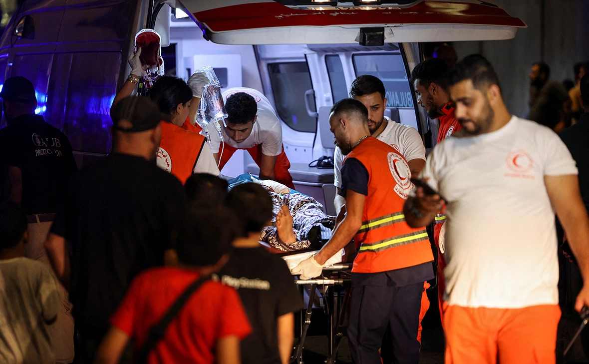 Mohamed Azakir / Reuters