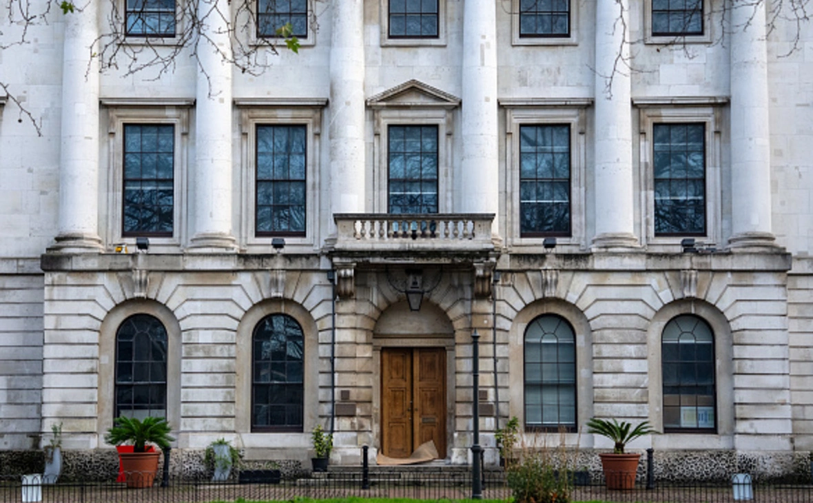 Carl Court / Getty Images