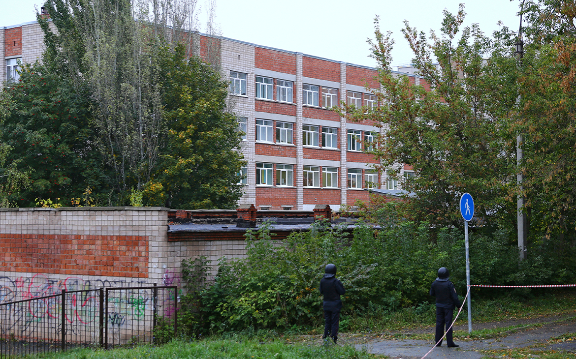 Росгвардия усилила меры безопасности в школах Ижевска после стрельбы