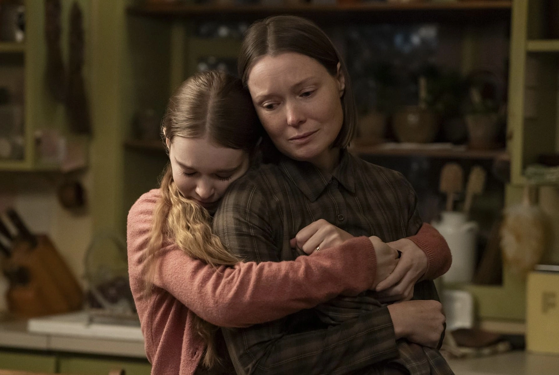 Саммер Хауэлл и Саманта Слоян в сериале «Кэрри»