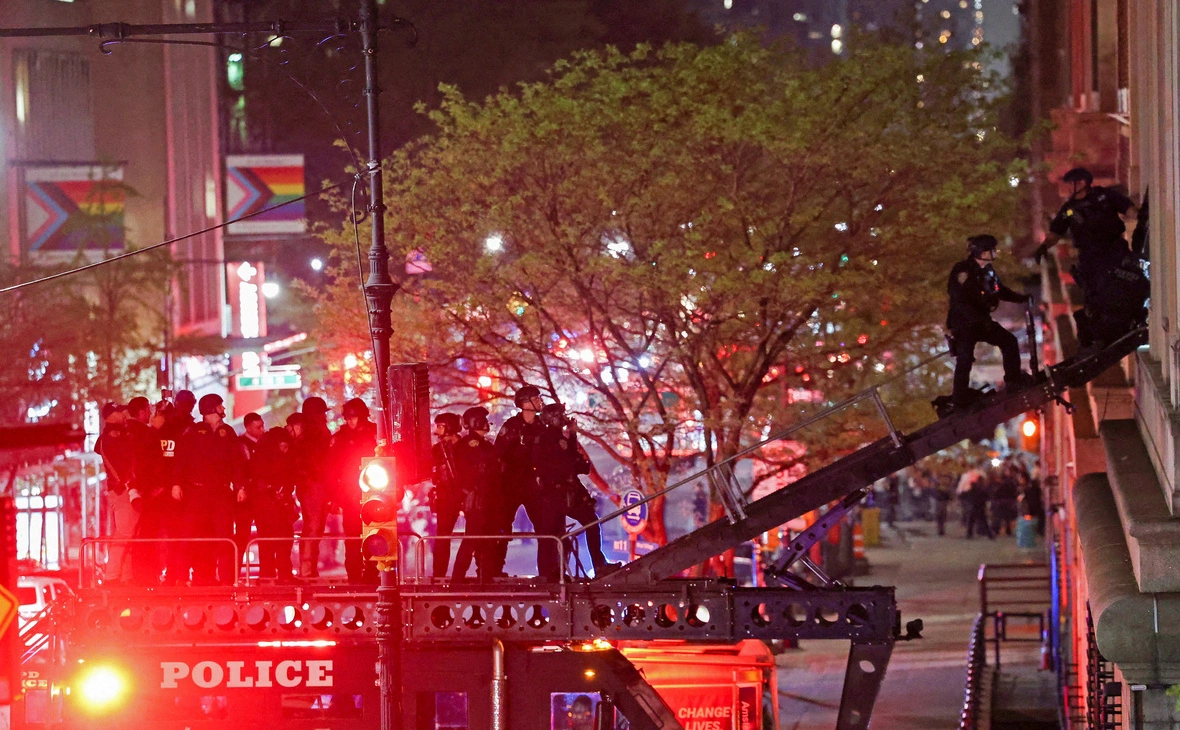 Caitlin Ochs / Reuters