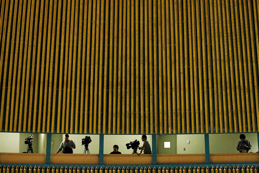 Операторы снимают общие прения на 71-й сессии Генеральной Ассамблеи Организации Объединенных Наций в Нью-Йорке, США, 21 сентября 2016 год