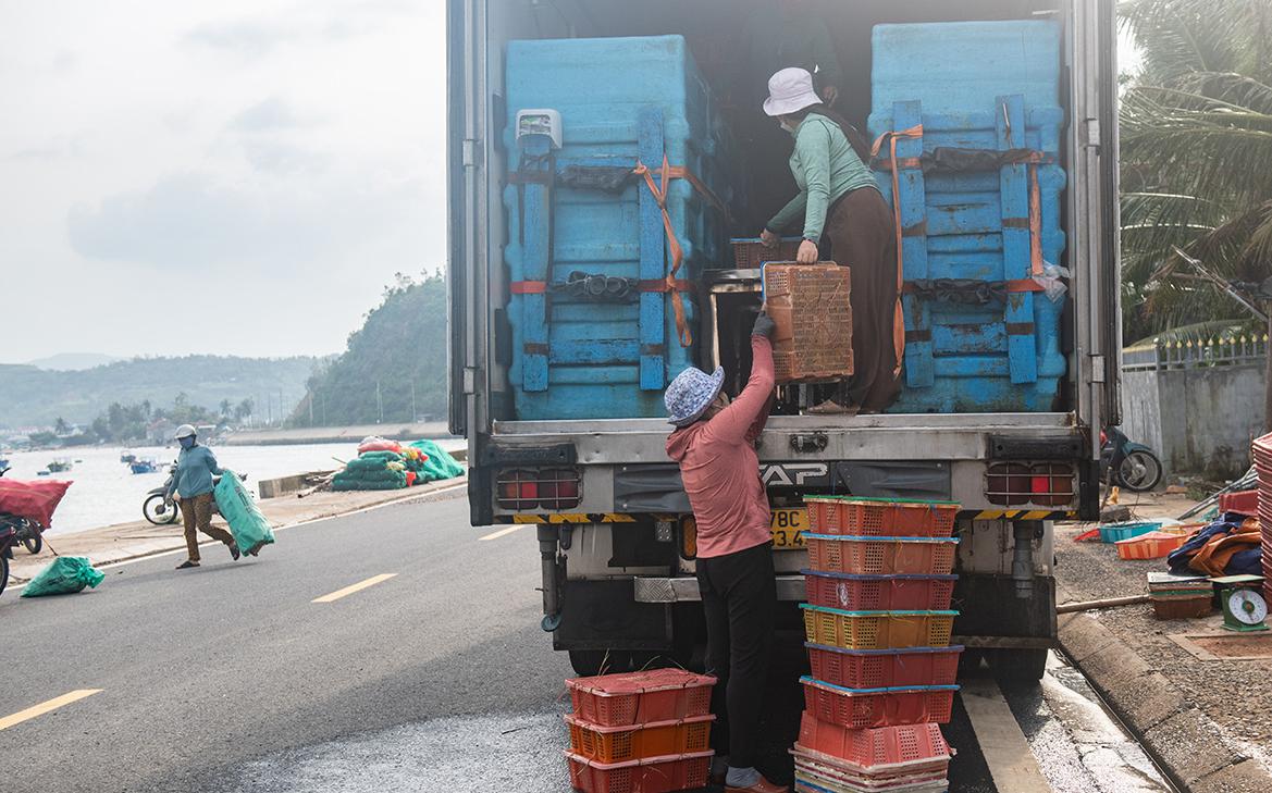 Волонтеры из России и СНГ рассказали о помощи вьетнамцам при наводнении
