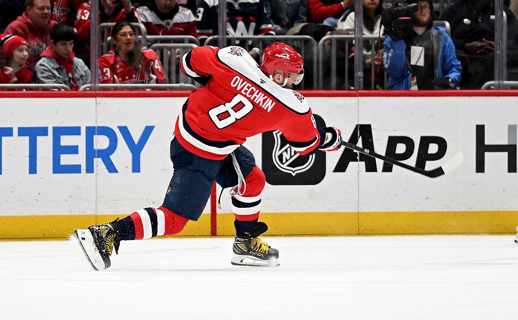 НХЛ включила 900-ю шайбу Овечкина в подборку лучших голов сезона