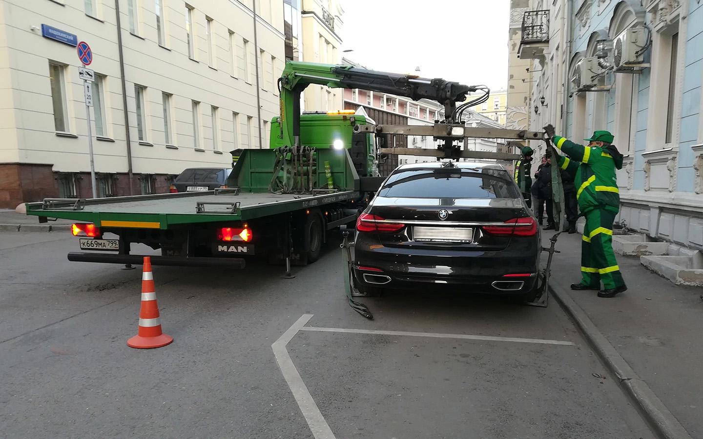 Эти премиальные машины чаще всего эвакуируют в Москве. Топ-5 марок