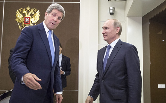 Госсекретарь США Джон Керри и президент России Владимир Путин (слева направо). Архивное фото