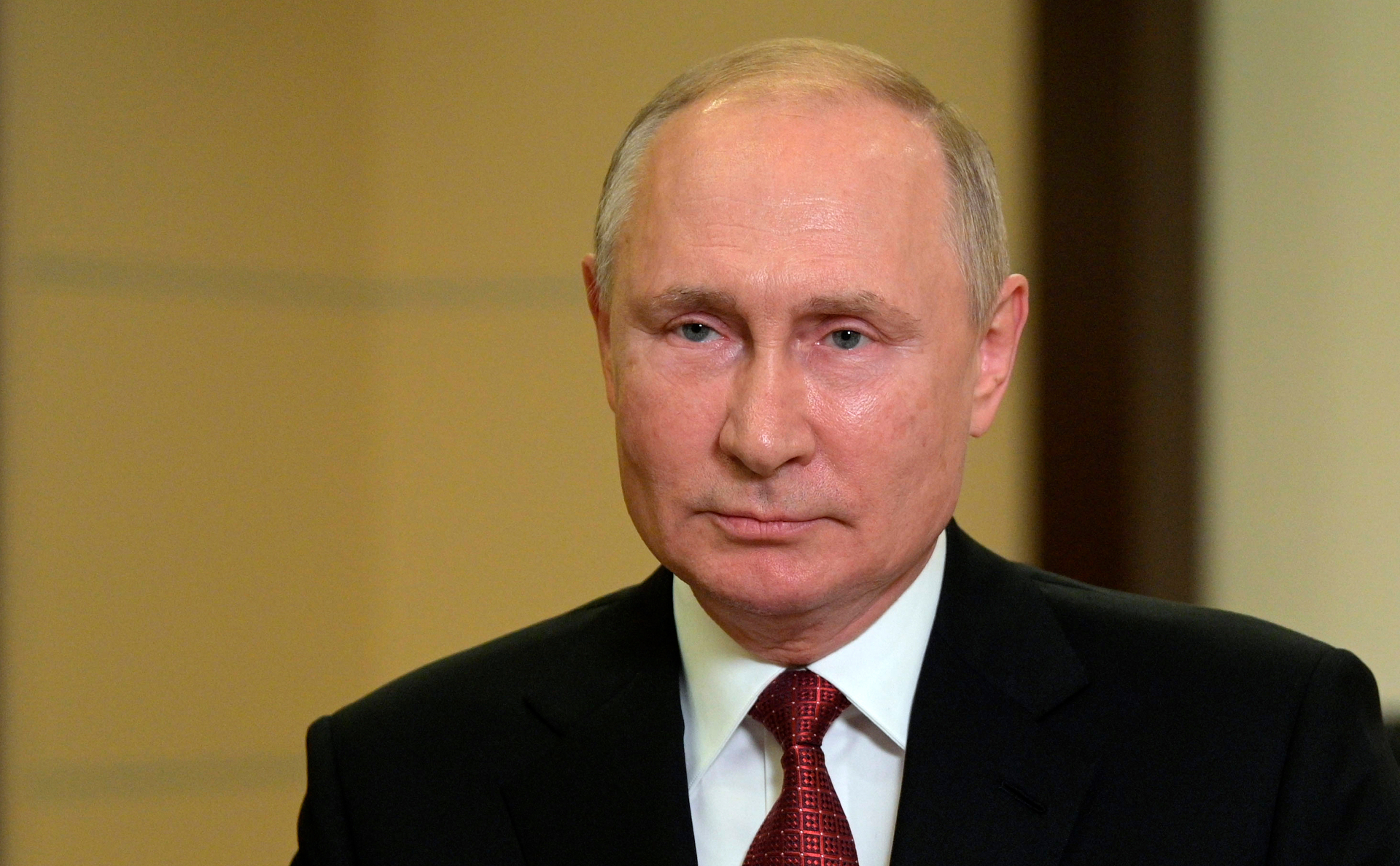 Путин попросил россиян выбрать в Думу «способных держать слово» депутатов