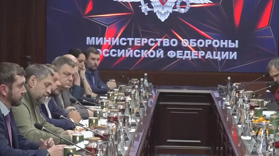 Белоусов провел встречу с военкорами