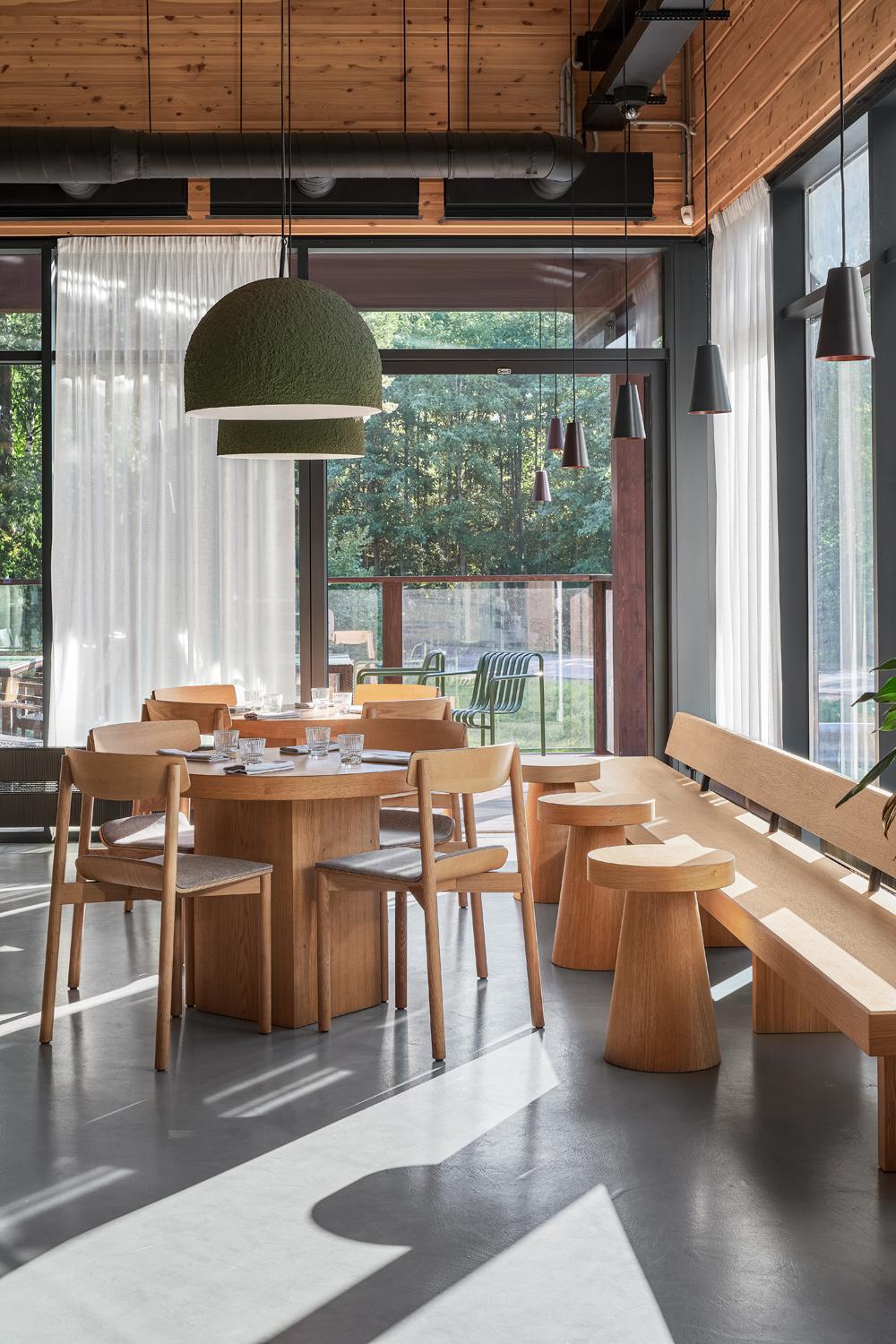 Интерьер ресторана Forest Hills