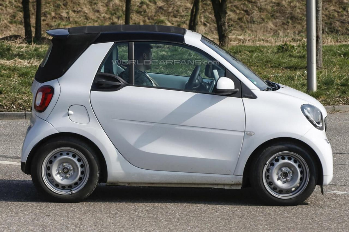 Кабриолет Smart Fortwo замечен без камуфляжа :: Autonews