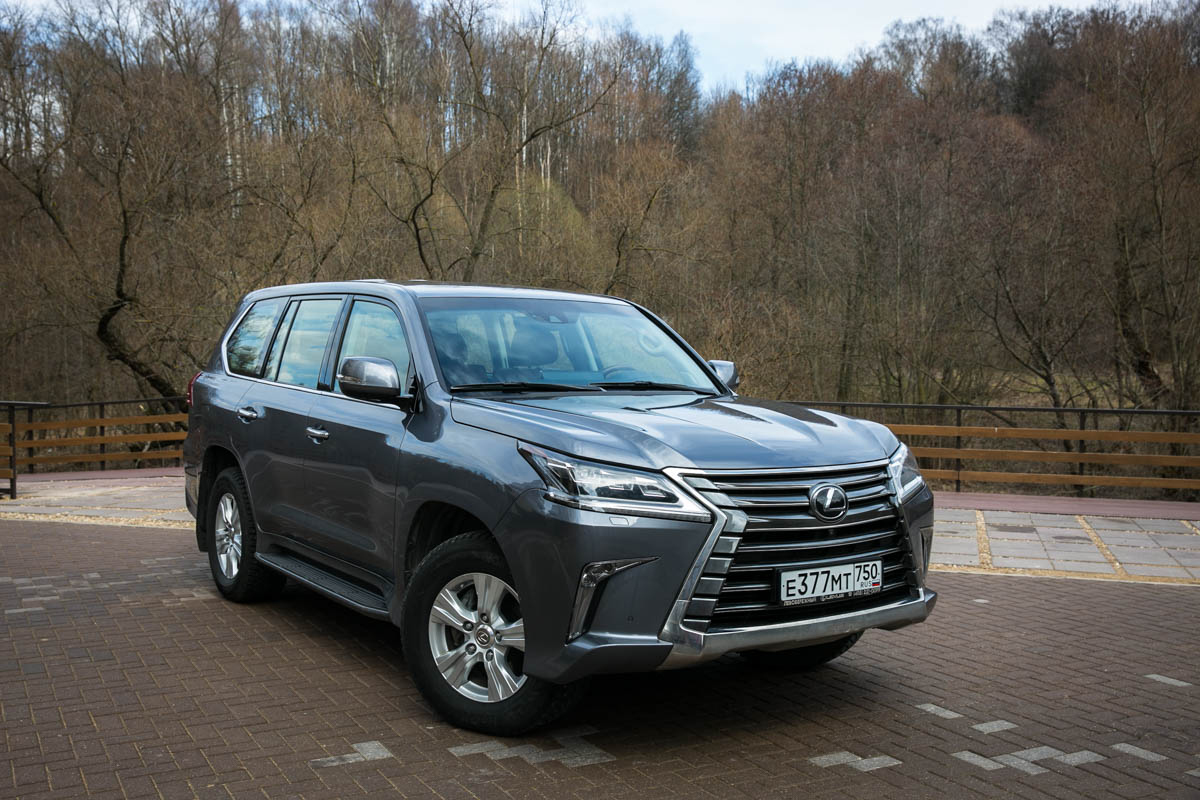 Убедительная «восьмерка». Тест-драйв и сравнение Lexus LX и Range Rover ::  Autonews