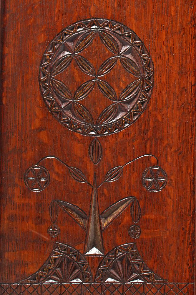 Подвесной шкафчик с растительным декором по эскизу Е. Д. Поленовой, Абрамцево, н. 20 в.
