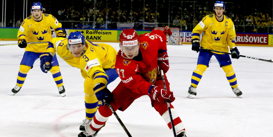 Сборная России по хоккею завершила групповой этап ЧМ поражением от Швеции