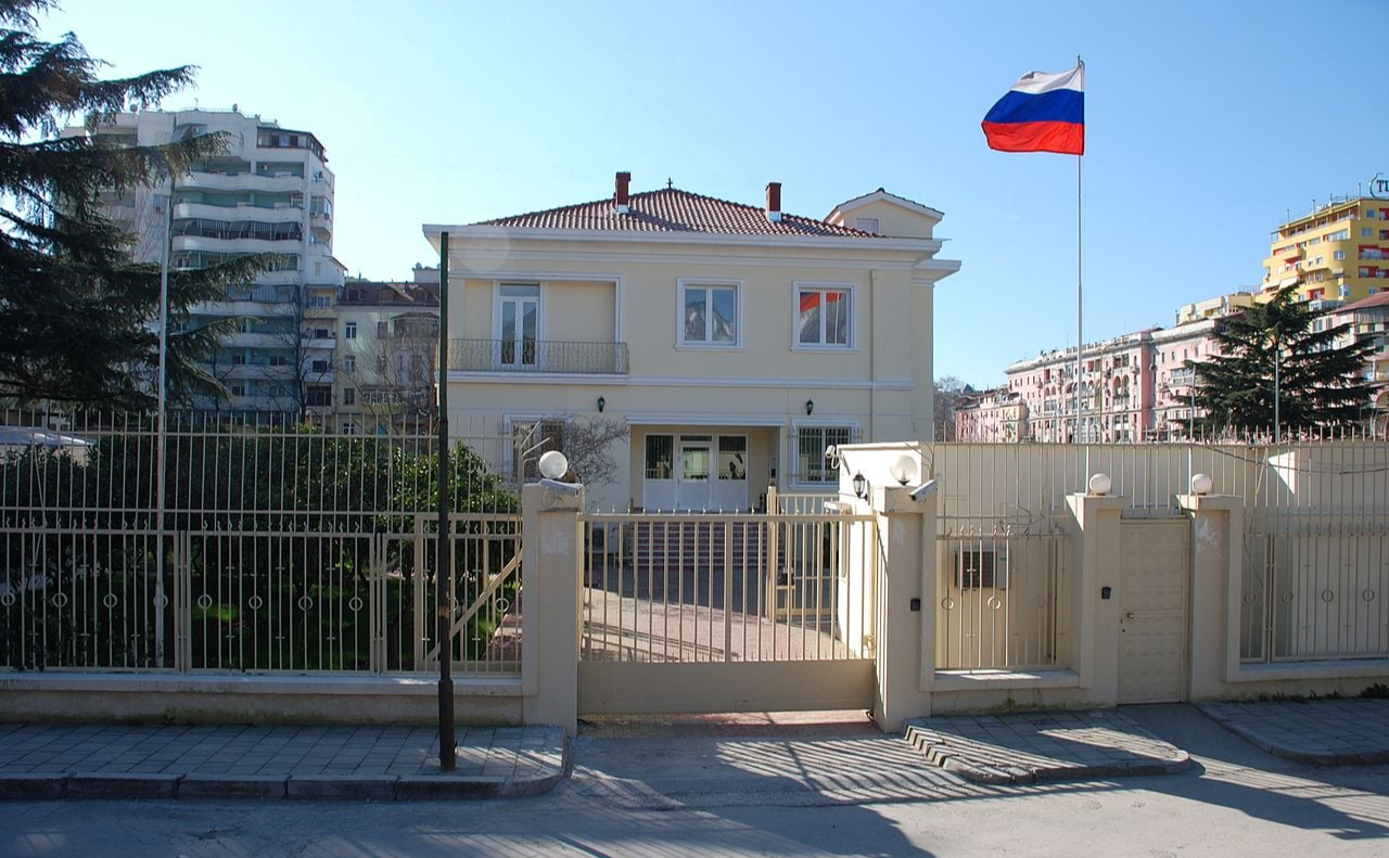 Здание российского посольства в Тиране