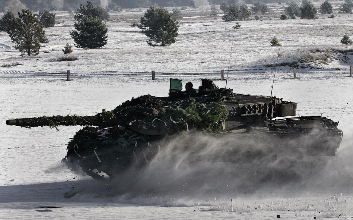 Почему Берлин тянет с решением о поставке тяжелых танков Киеву