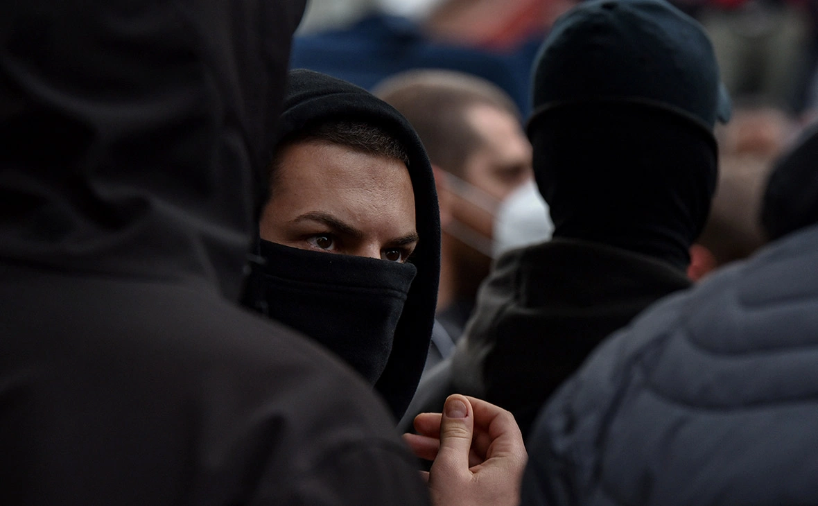 Laura Hasani / Reuters