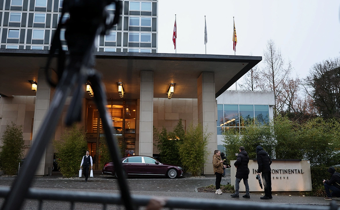 Pierre Albouy / Reuters