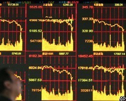 Падение российского фондового рынка замедлилось