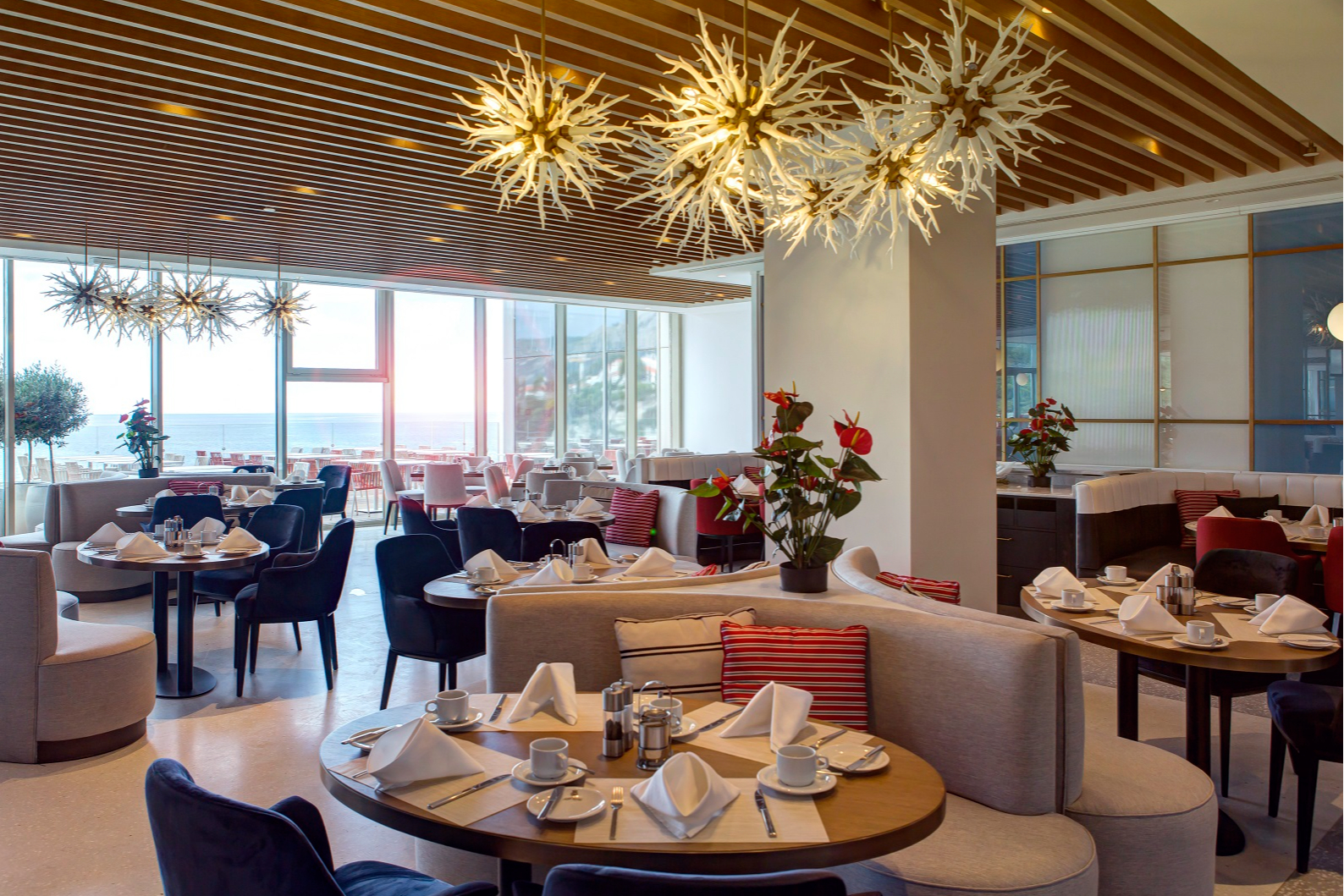 Интерьер ресторана Turquoise в отеле RIXOS Premium&nbsp;Dubrovnik
