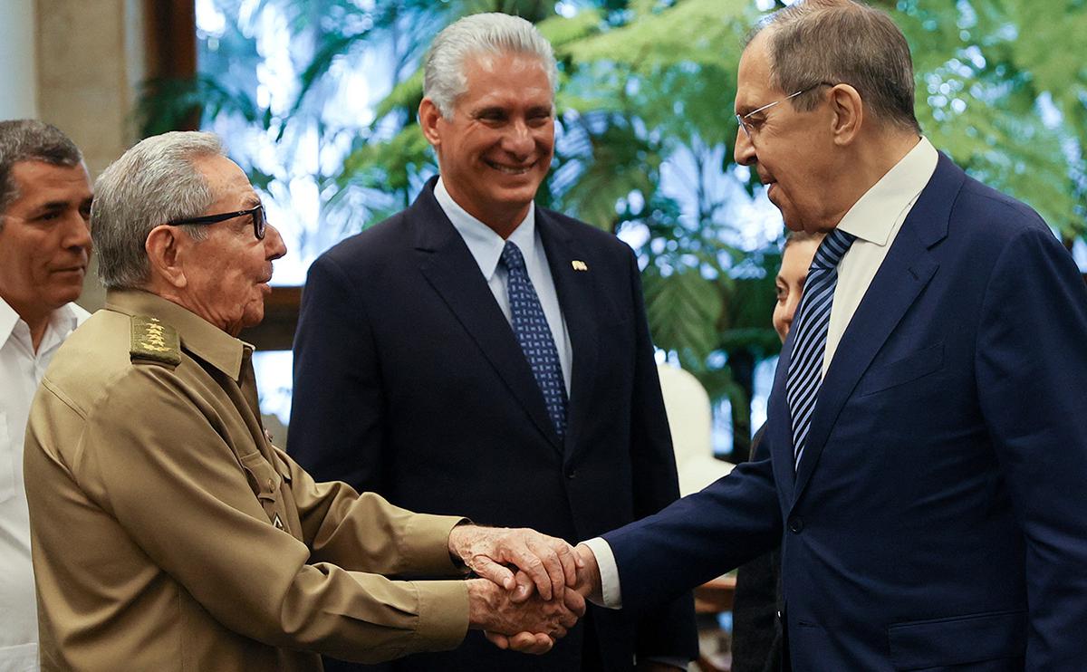 Рауль Кастро, Мигель Диас-Канель и Сергей Лавров (слева направо)