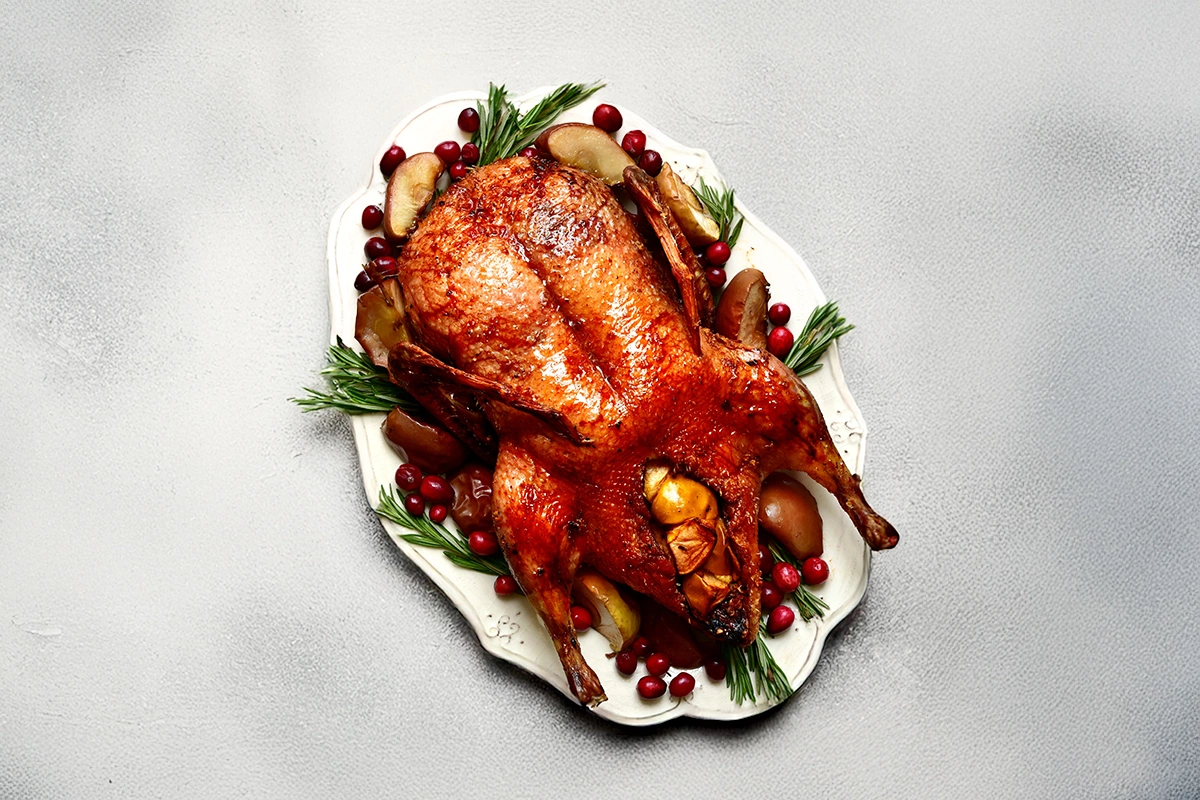 Новогодний стол 2026: что приготовить и как собрать праздничное меню