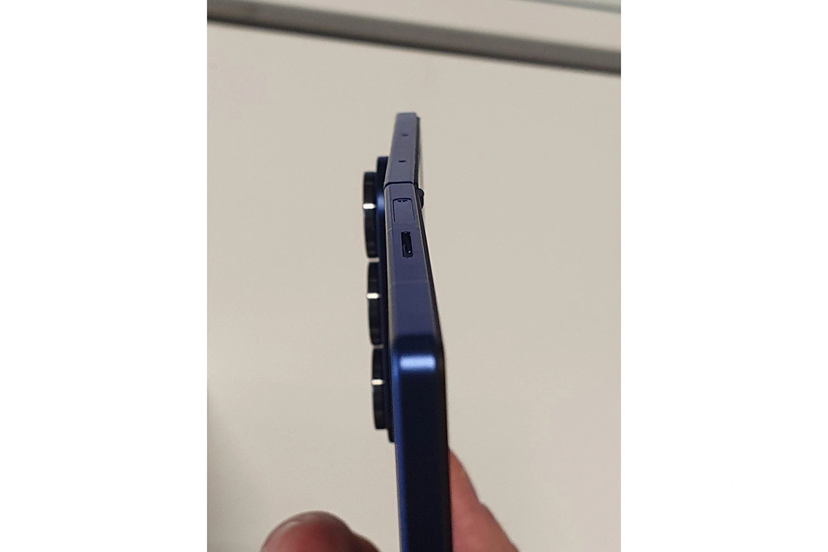 Дефект смартфона Samsung Galaxy Fold 7