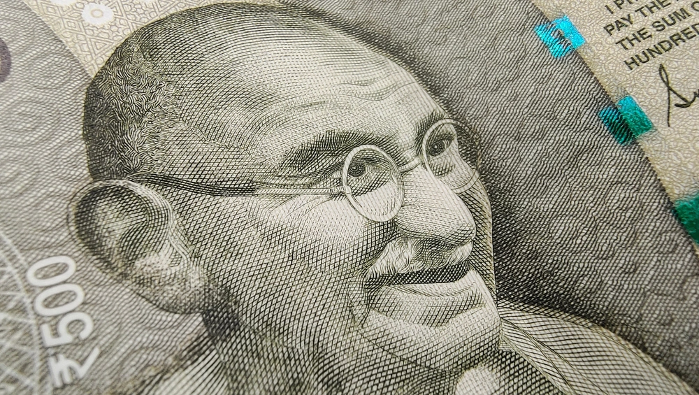 Чем полезен бизнесу депозит в рупиях