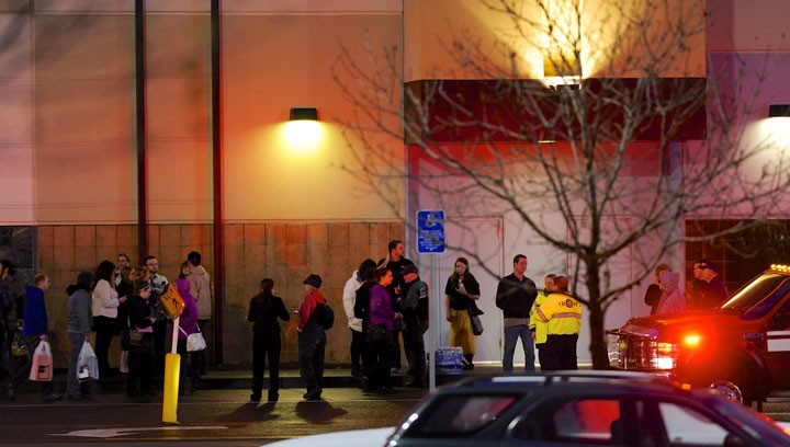 В Орегоне открыли стрельбу в торговом центре