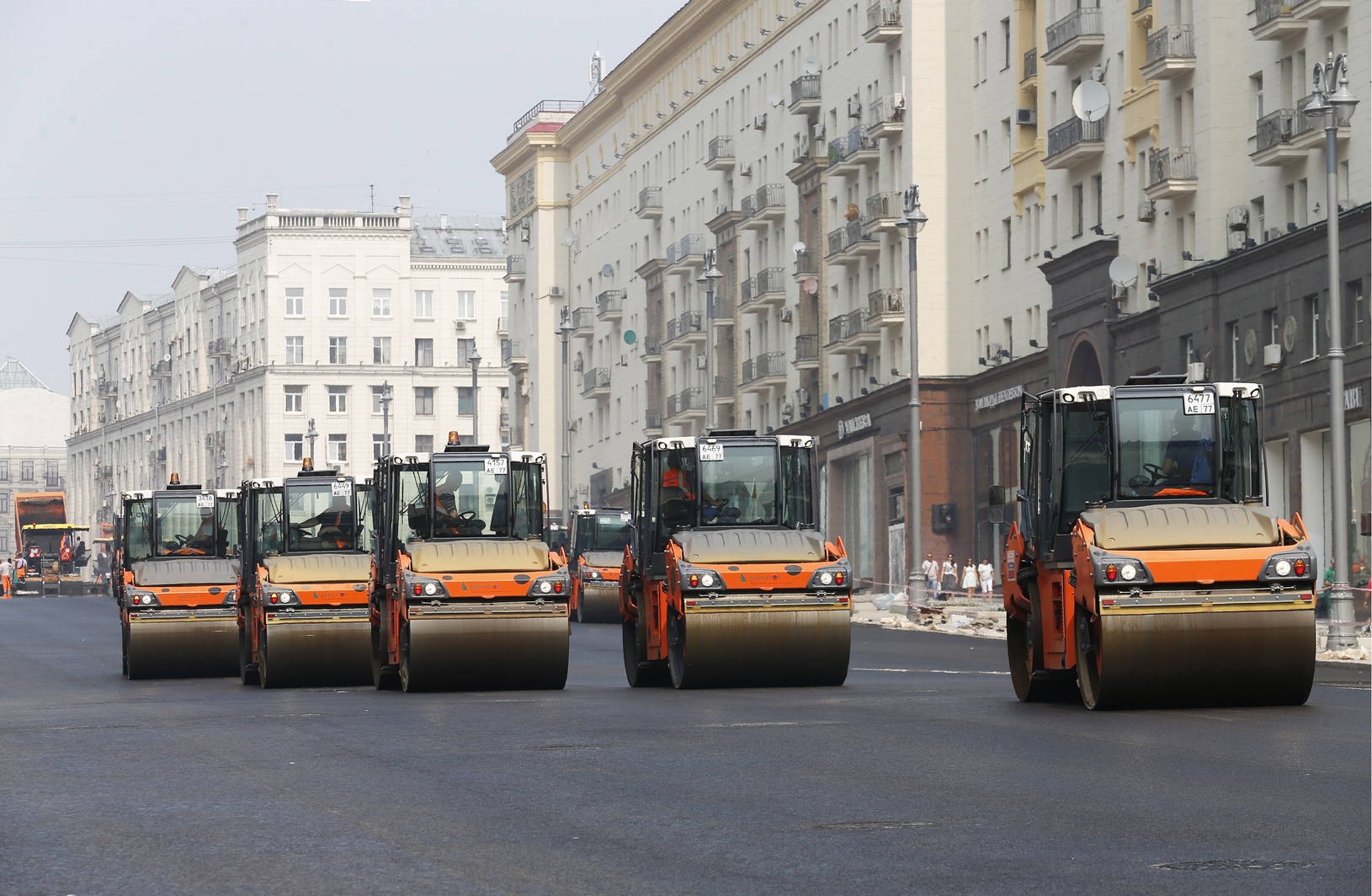 На Тверской улице положили асфальт. Фоторепортаж :: Город :: РБК  Недвижимость