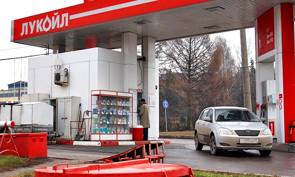 «Лукойл» оштрафовали за некачественный бензин
