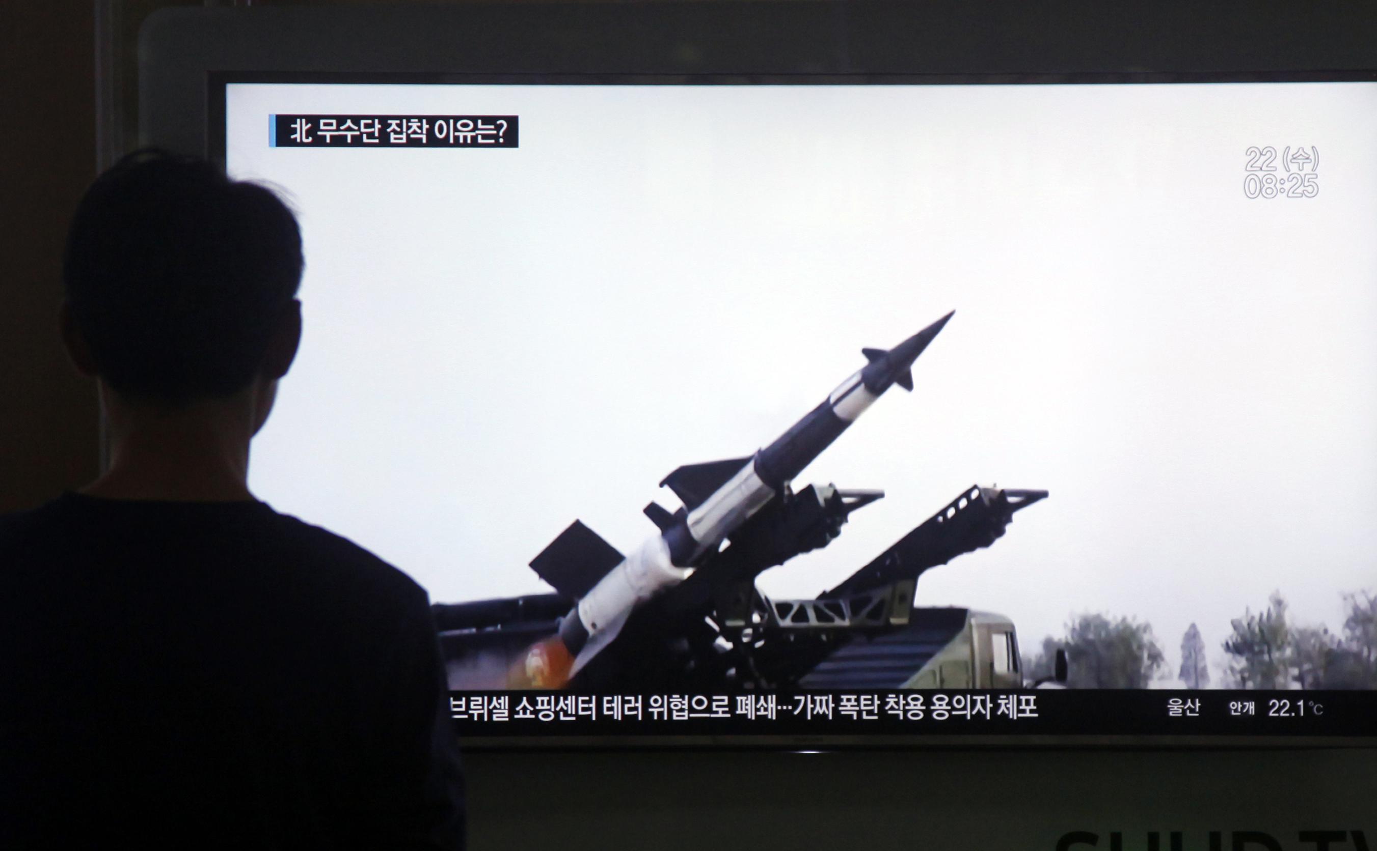 Южная Корея и Япония сообщили о запуске КНДР баллистических ракет"/>













