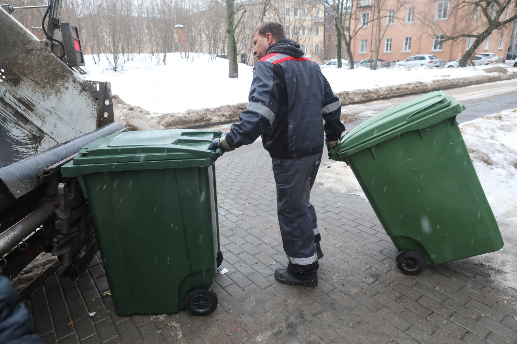 Петербург не смог поменять «мусорную» схему. Почему и что теперь будет? —  РБК